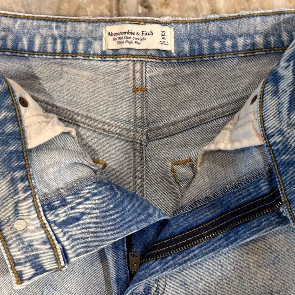 Women’s ABERCROMBIE & FITCH The 90s High Rise Slim Straight denim jeans- Size 27 - Picture 7 of 7
